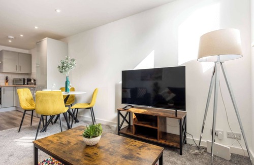 Rotherham Apartment | Smart 1 Bedroom Apartment in Central Rotherham