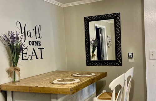 Cordova Cottage | SMOKE FREE Cottage on Chatham quiet, peaceful, business travelers welcome