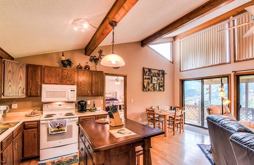 Valley Creek Run House | SMOKY MOUNTAIN HIDEAWAY-2 BEDROOM SLEEPS 7
