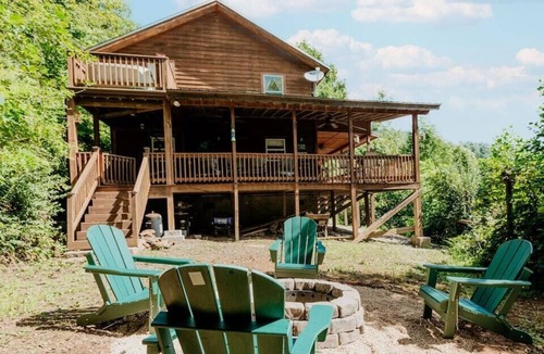 Sylva Cabin | Smoky Mountain Holiday Home with Hot Tub!