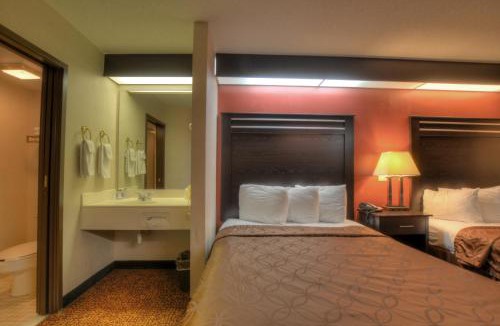 Cherokee Hotel | Smoky Mountain Inn & Suites