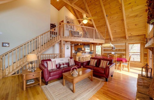 Deep Gap House | Smoky Mountain Vacation Rental with Large Deck!