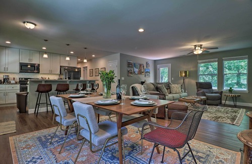 Leicester House | Smoky Mountains Leicester Home w/Deck!