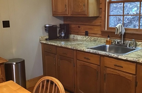 Bryson City Cabin | Smoky Mt. Views - Hot Tub - Easy Access Cabin - Private - Dog Friendly - Fenced