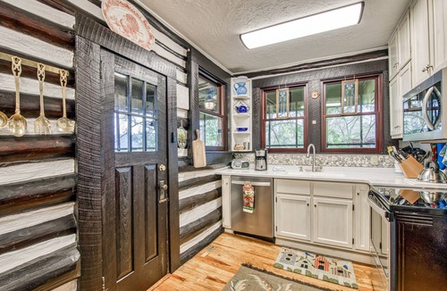 Lake Junaluska House | Snowbird-friendly house near golf with pool, mountain view, gas grill, & deck