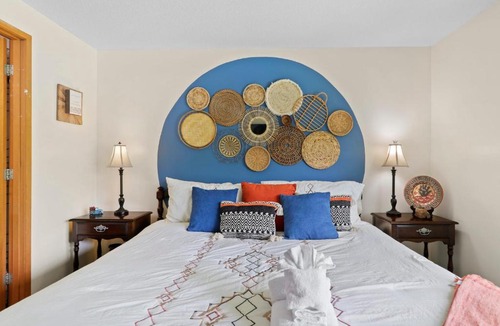 Sugar Mountain House | Snowlake Condo - Mountain Lake VIEWS 4BR Sleeps 8
