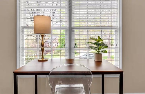 Kernersville House | Soaking Tub Fenced Yard Pet-Friendly HD TVs