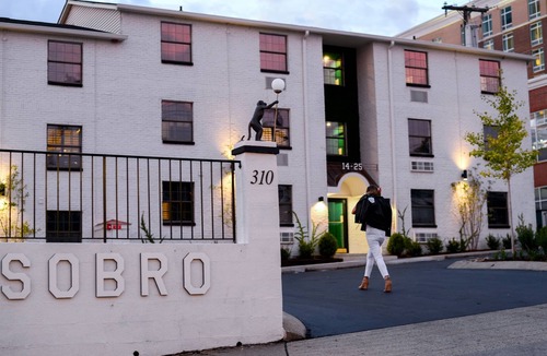 Rutledge Hill Apartment | SoBro Guest House by Black Swan - Close to Broadway (8)
