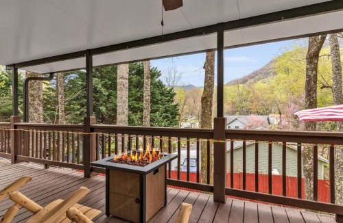 Valley Creek Run Ski Chalet | Soco Serene Cabin in the Heart of Maggie Valley