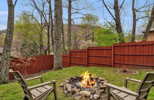 Valley Creek Run Ski Chalet | Soco Serene Cabin in the Heart of Maggie Valley