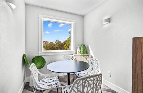 Whalehead Beach House | Sojourn Corolla 6 Bedroom POOL
