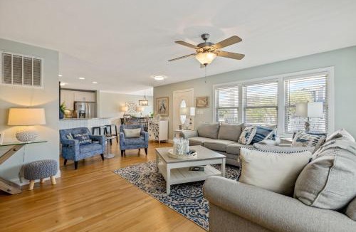 Colington House | Sojourn Family home with Country Club Access 5 Bedrooms Sleeps 12