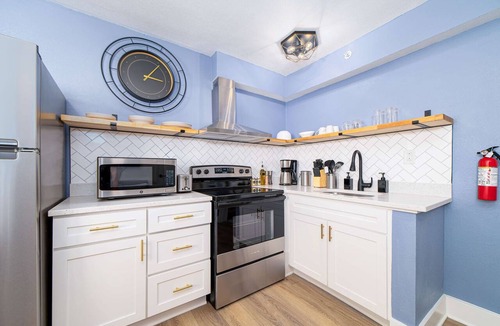 East Ocean View Apartment | Sojourn's Harborage | Pet-Friendly