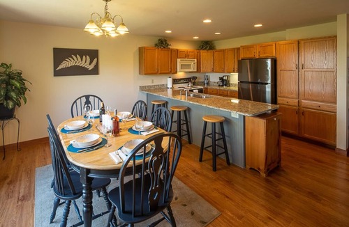 Sugar Mountain Ski Chalet | "Solitude Above All" spacious, cozy chalet w/mountain views NEW LISTING DISCOUNT