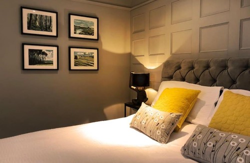 Hopton House | Somerleyton Meadows - Somerley House plus Hut & Hot Tub