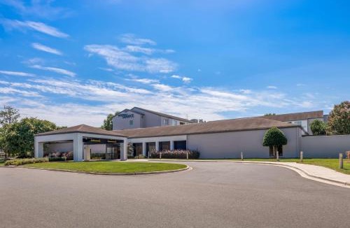 University Place Hotel | Sonesta Select Charlotte University Research Park