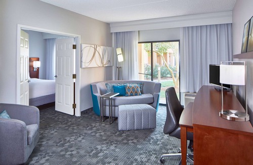 Morrisville Hotel | Sonesta Select Raleigh Durham Airport Morrisville
