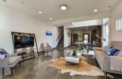 Chestnut Hill House | Songbird Suite A