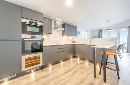 Laugharne Cabin | Sonnet 3, Dylan Coastal Resort
