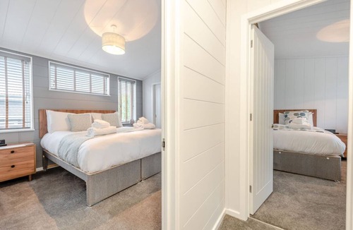 Laugharne Cabin | Sonnet 3, Dylan Coastal Resort