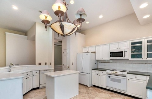 Provincetowne House | Soothing 4-bedroom house with AC in charming Charlotte