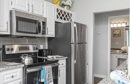 Huntersville Apartment | Sophisticated Comfort/Hotel Inspired 2bd 1ba