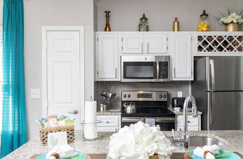 Huntersville Apartment | Sophisticated Comfort/Hotel Inspired 2bd 1ba