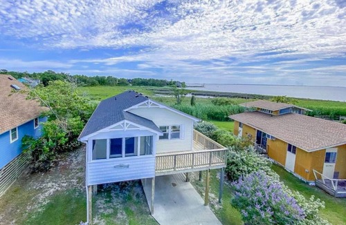 Colington Harbour Cottage | Sound Front Cottage in Collington Harbour