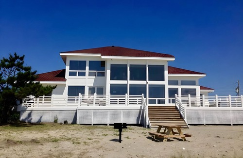 Kinnakeet House | SOUND FRONT/Kite-in/out Direct Beachfront Access Sunsets Best Kiteboard Spot