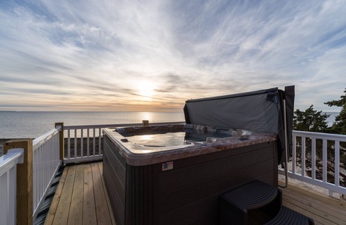 Avon House | Soundfront 10BR/11BA home - Prime windsports access, private pool, hot tub ★
