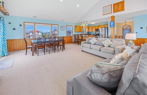 Avon House | Soundfront Dog Friendly Home w/Hot Tub, Game Room, Private Boat Dock, Kayaks