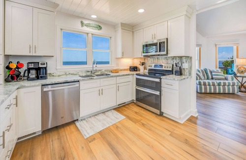 Frisco House | Soundfront w/Hot Tub, Private Sound Boardwalk, Bikes, Kayaks, Windsports Access
