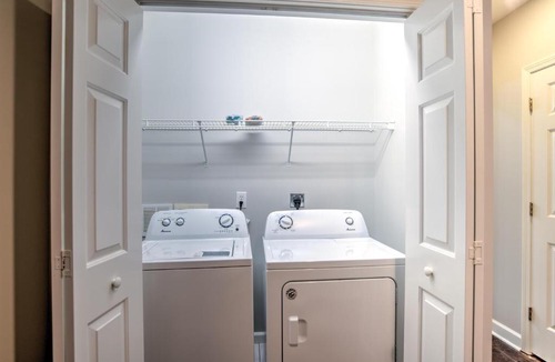 Royal Pines House | South Asheville Townhome 16 B
