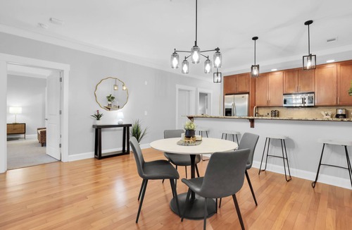Old West Broad Neighborhood House | South Historic District 2BDR | The Juliette