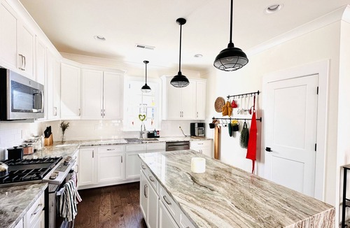 Winston - Salem House | Southern Charm Meets Lux Design 3BR/2.5BA - 10 min from WFU