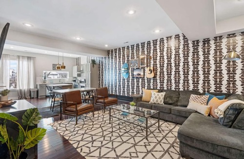 Chestnut Hill Villa | Southern Oasis Minutes to DT, Gulch, WeHo and 12S