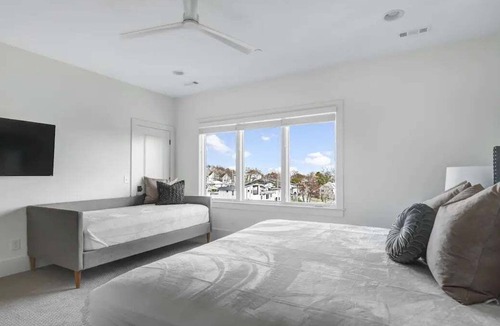 Historic Waverly House | SOUTHERN SLEEK-PRIVATE BALCONY-12TH SOUTH DISTRICT