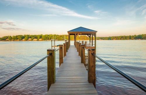 Mount Mourne House | Southern Sunrise Covered Dock & Optional Boat Rental