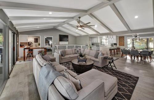 Mount Mourne House | Southern Sunrise Covered Dock & Optional Boat Rental