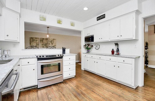 Barclay Downs House | SouthPark Comfort and Convenience 4 bed/3 bath!