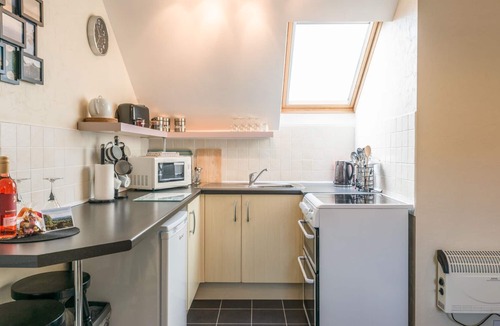 Farden Apartment | SOUTHVIEW, pet friendly, with a garden in Clee Hill