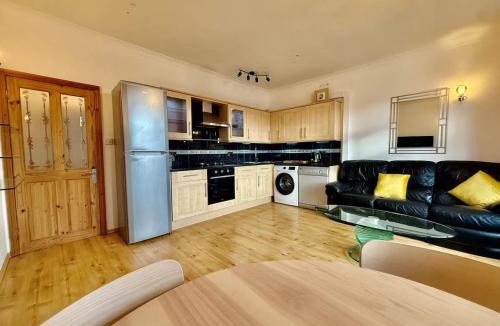 Reading Apartment | Spacious 1 Bed Flat - Free Parking - Quiet Area