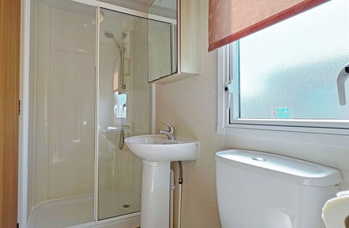 Ingoldmells House | Spacious 12ft wide caravan with one double and one twin.