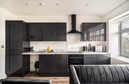 Crosby Apartment | Spacious 2 Bed Apartment in Waterloo, Liverpool