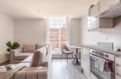 RopeWalks Apartment | Spacious 2Bed Central Liverpool Nightlife & Events, sleeps up to 10