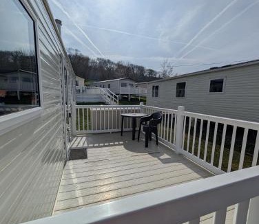 Watchet Resort | Spacious 3 Bed Caravan With A Decking Doniford Bay WF8
