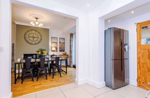 Winterley House | Spacious 3 Bed Home - Ideal for Business Stays