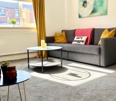 Ashington House | Spacious 3 bed Northumberland Long stay discount