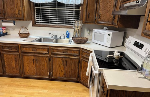 Roaring River House | Spacious 3-Bedroom Retreat, Fully Handicap Accessible!