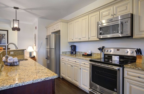 Durants Neck Condo | Spacious 3BR Condo w/Waterfront View & Pool